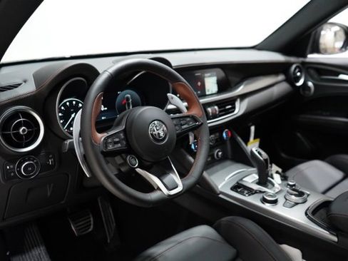 New 2025 Alfa Romeo Stelvio Sprint image 15