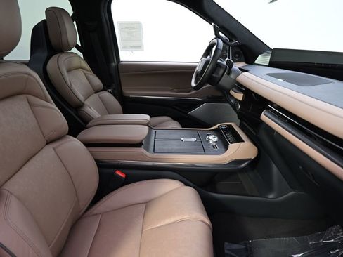 New 2026 Lincoln Navigator L Black Label AWD/4WD image 16