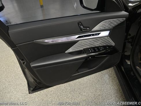 Used 2023 BMW 760i xDrive w/ Luxury Rear Seating Package AWD/4WD image 39