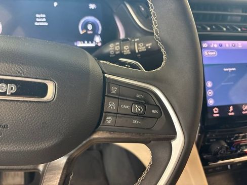 Used 2023 Jeep Grand Cherokee L Limited w/ Luxury Tech Group II RWD image 35