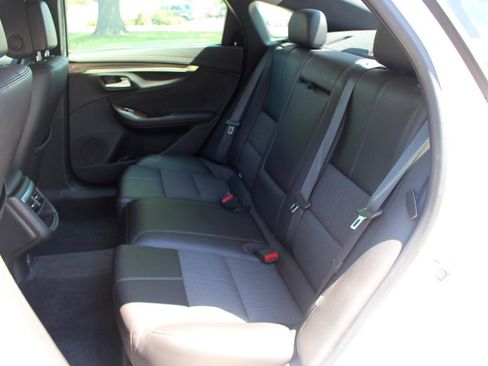 Used 2014 Chevrolet Impala LT w/ Convenience Package FWD image 31