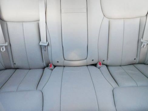 Used 2011 Cadillac DTS Premium image 13