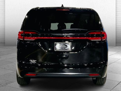 New 2026 Chrysler Pacifica Select w/ S Appearance Package image 4