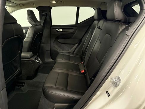 Used 2024 Volvo XC40 B5 Plus AWD/4WD image 15