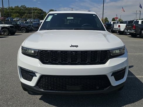 New 2025 Jeep Grand Cherokee Limited w/ Luxury Tech Group II image 15