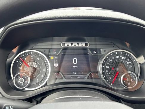 New 2026 RAM 1500 Express AWD/4WD image 17