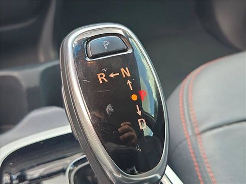 Used 2021 Chevrolet Bolt Premier w/ Infotainment Package FWD image 12