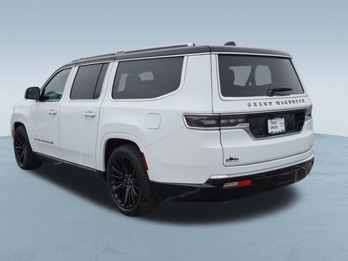 Used 2024 Jeep Grand Wagoneer L Series III image 5