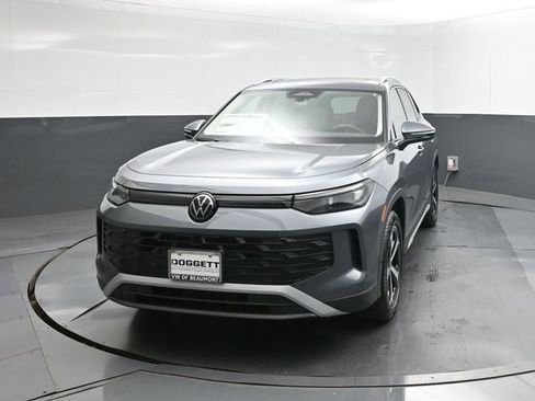 New 2026 Volkswagen Tiguan SE image 8