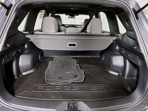 Certified 2025 Subaru Forester Base image 27