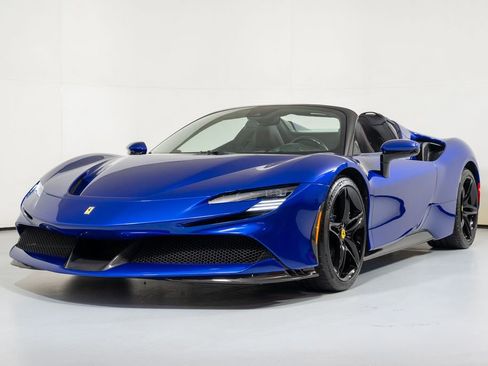Used 2022 Ferrari SF90 Spider image 25