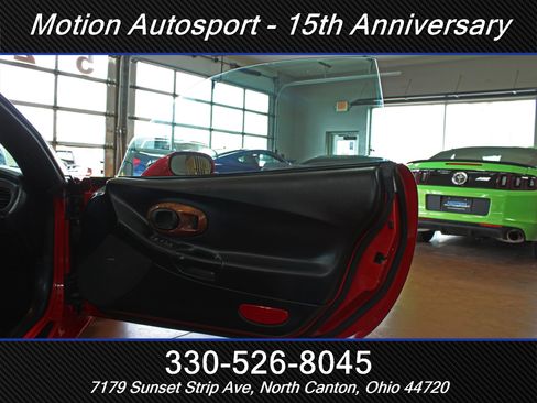 Used 2004 Chevrolet Corvette Coupe w/ Preferred Equipment Group RWD image 32