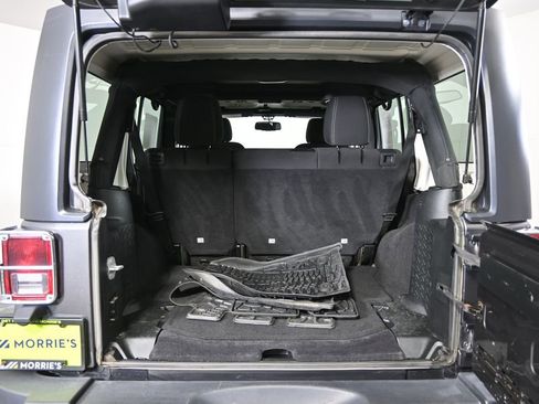 Used 2018 Jeep Wrangler Unlimited Rubicon w/ Dual Top Group AWD/4WD image 18