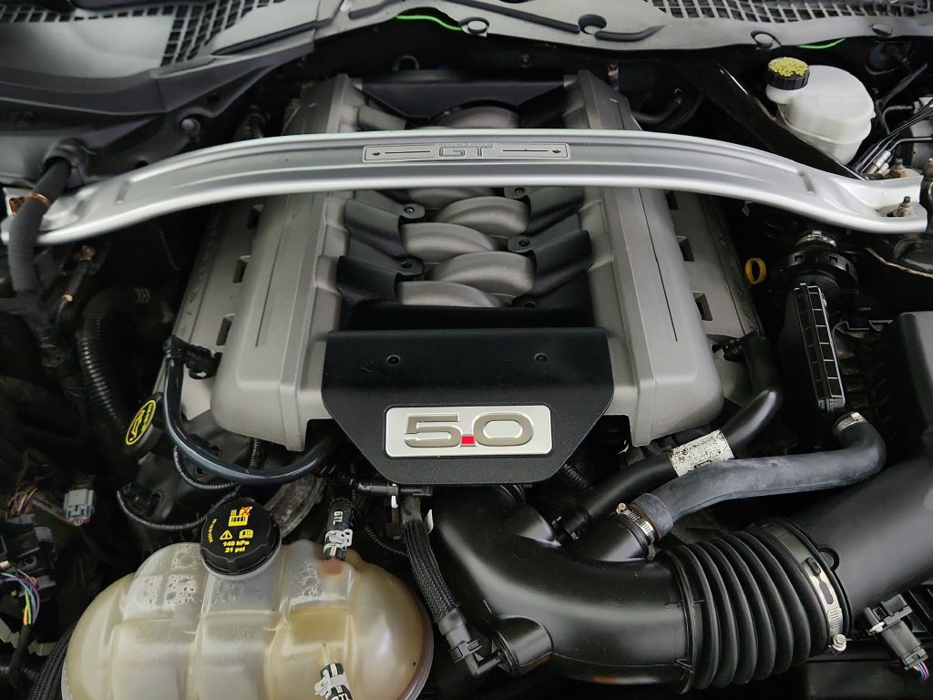 Used 2017 Ford Mustang GT Premium w/ GT Performance Package RWD image 33