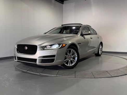 Used 2017 Jaguar XE Premium image 1