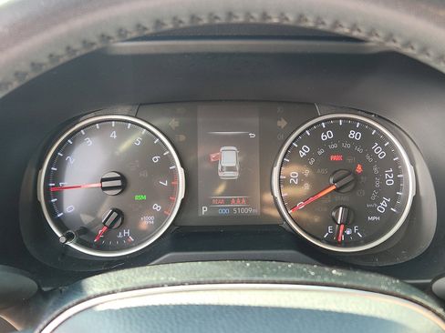 Used 2021 Toyota RAV4 XLE Premium image 16