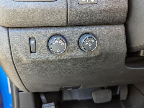 Used 2020 Chevrolet Colorado ZR2 image 16