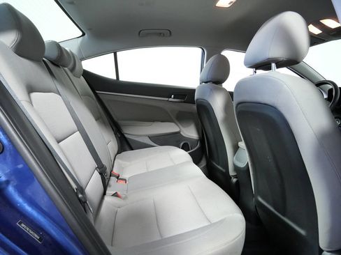 Used 2018 Hyundai Elantra SE w/ Cargo Package FWD image 13