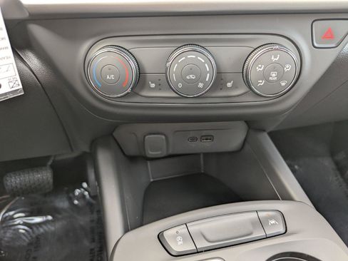 New 2026 Chevrolet Trax RS w/ Driver Confidence Package image 25