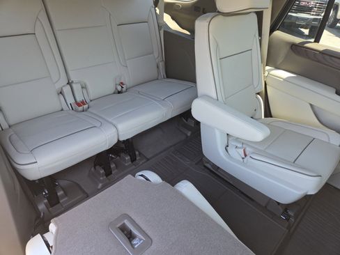 New 2026 GMC Yukon Denali w/ Sun & Power Step Package AWD/4WD image 26