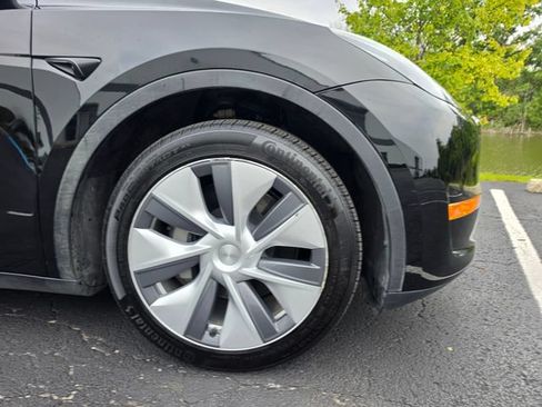 Used 2023 Tesla Model Y Long Range AWD/4WD image 5