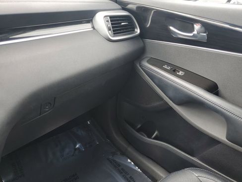 Used 2019 Kia Sorento EX image 19