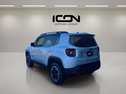 Used 2017 Jeep Renegade Trailhawk image 3