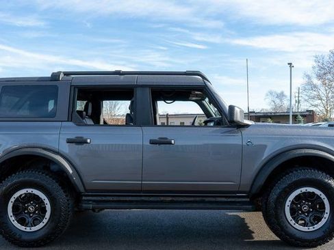 Used 2023 Ford Bronco Black Diamond w/ Sasquatch Package AWD/4WD image 5