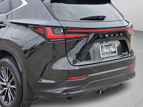 Used 2024 Lexus NX 250 FWD w/ Towing Package (2000 Lbs) image 38