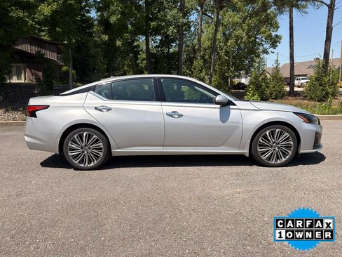 Used 2025 Nissan Altima 2.5 SL FWD image 2