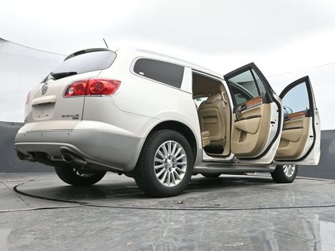Used 2010 Buick Enclave CXL image 70
