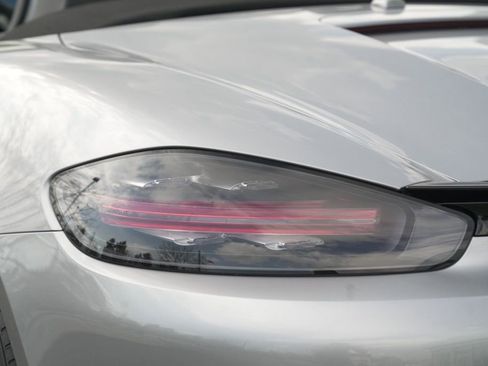 Used 2025 Porsche 718 Boxster RWD image 15