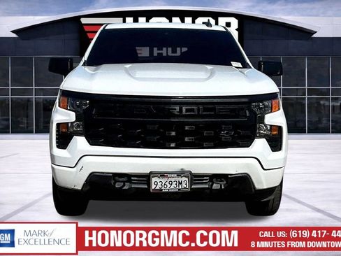 Used 2022 Chevrolet Silverado 1500 Custom RWD image 2