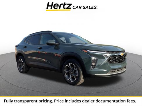 Used 2025 Chevrolet Trax LT FWD image 1