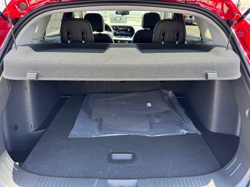 New 2026 Chevrolet Trax LT w/ Midnight Edition FWD image 12
