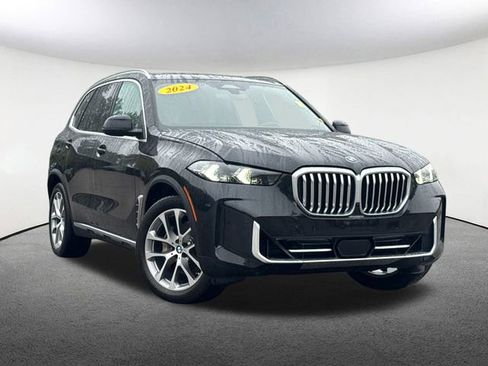 Used 2024 BMW X5 xDrive40i w/ Parking Assistance Package image 2