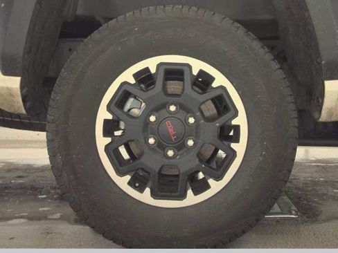 Used 2025 Toyota Tacoma TRD Off-Road image 14