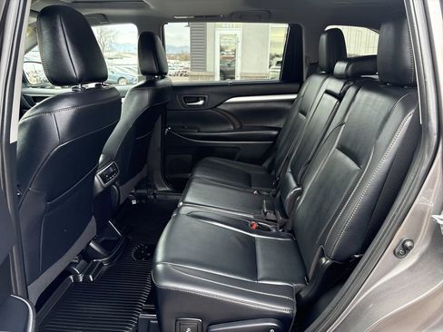 Used 2019 Toyota Highlander XLE image 27