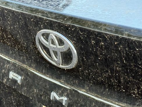 Used 2025 Toyota Camry LE FWD image 11