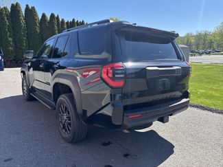 Used 2025 Toyota 4Runner SR5 AWD/4WD video 5