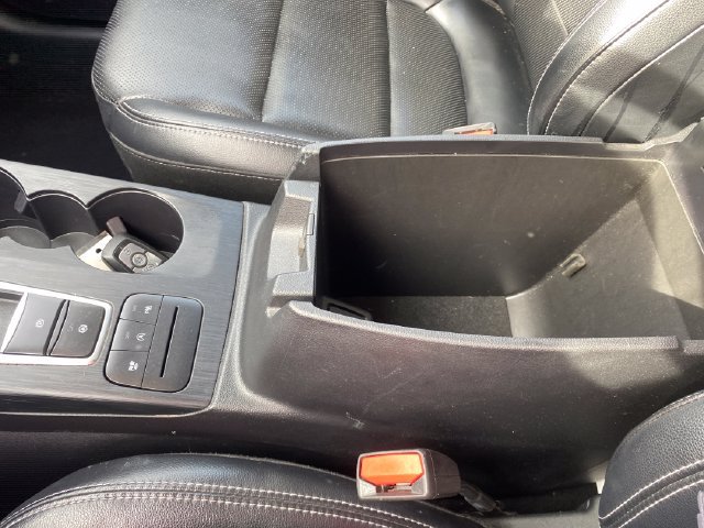 Used 2022 Ford Escape Titanium AWD/4WD image 15
