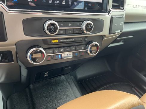 Used 2022 Ford F350 Lariat w/ Lariat Ultimate Package AWD/4WD image 19
