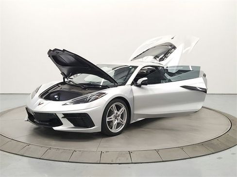 Used 2020 Chevrolet Corvette Stingray Preferred Cpe w/ 2LT Preferred Equipment Group image 11