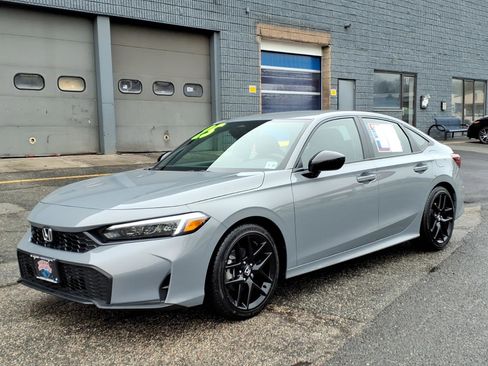 Used 2025 Honda Civic Sport image 3