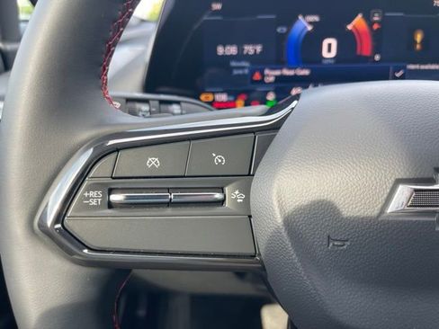 Used 2025 Chevrolet Equinox EV RS FWD image 21