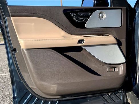 Used 2022 Lincoln Aviator Reserve w/ Equipment Group 201A image 20