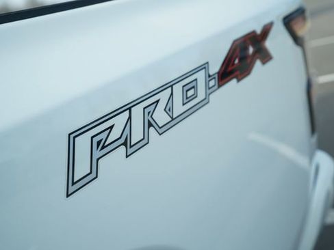 Used 2024 Nissan Frontier PRO-4X w/ Technology Package image 37