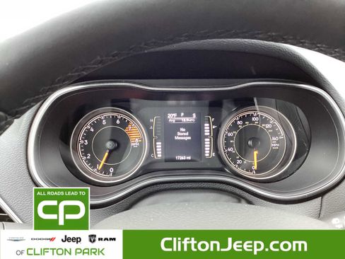 Certified 2020 Jeep Cherokee Latitude Plus w/ Cold Weather Group image 12