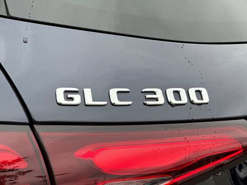 Used 2024 Mercedes-Benz GLC 300 4MATIC image 30