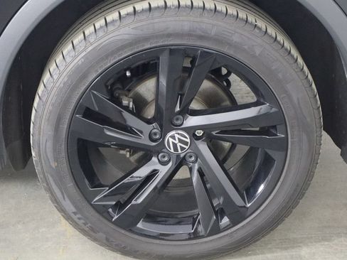 Used 2023 Volkswagen Tiguan SE R-Line FWD image 37